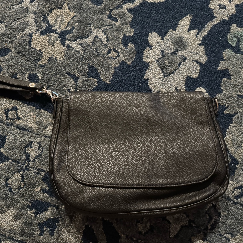 Thirty- One Pebbled Clutch Purse with Removable Strap